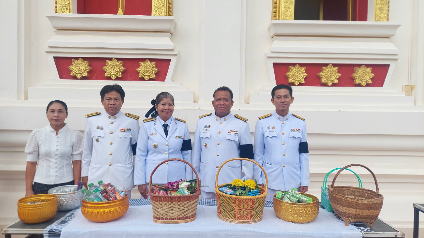 title - ส.ป.ก.ยโสธร ร่วมพิธีบำเพ็ญกุศลและทำบุญตักบาตร ครบ 50 วัน (ปัญญาสมวาร) ถวายเป็นพระกุศลแด่ สมเด็จพระเจ้าลูกเธอ เจ้าฟ้าพัชรกิติยาภา นเรนทิราเทพยวดี กรมหลวงราชสาริณีสิริพัชร มหาวัชรราชธิดา ณ พระอุโบสถ วัดศรีธรรมมาราม (พระอารามหลวง)